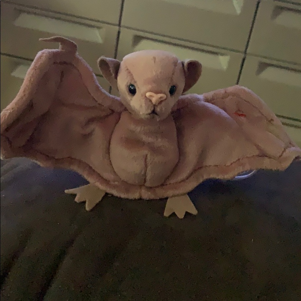 retired 1997 batty ty with velcro wings